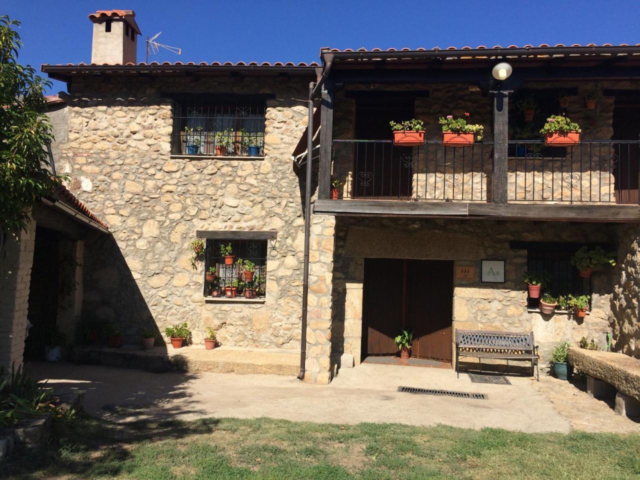 La Antigua Tahona Apartman Navaconcejo Kültér fotó