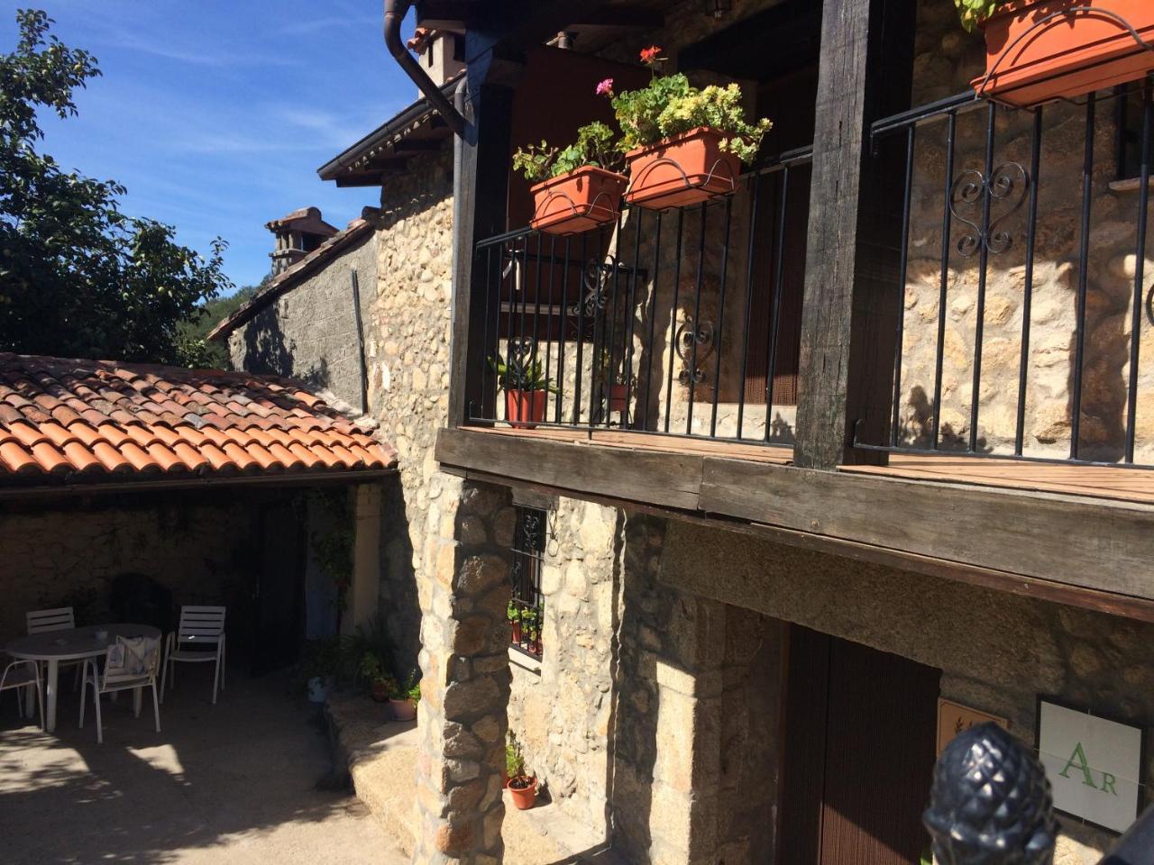 La Antigua Tahona Apartman Navaconcejo Kültér fotó